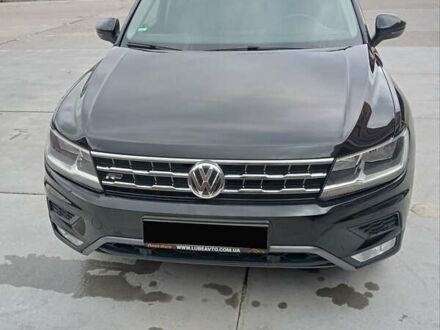 Чорний Фольксваген Тігуан, об'ємом двигуна 1.98 л та пробігом 139 тис. км за 18000 $, фото 1 на Automoto.ua