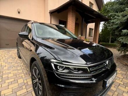 Фольксваген Тигуан 2019 в Запорожье на Automoto.ua Черный Фольксваген Тигуан, объемом двигателя 1.98 л и пробегом 103 тыс. км за 31000 $, фото 1 на Automoto.ua