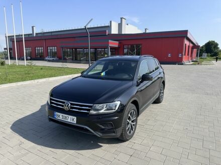 Фольксваген Тігуан 2019 у Здолбунове на Automoto.ua Чорний Фольксваген Тігуан, об'ємом двигуна 2 л та пробігом 96 тис. км за 18500 $, фото 1 на Automoto.ua