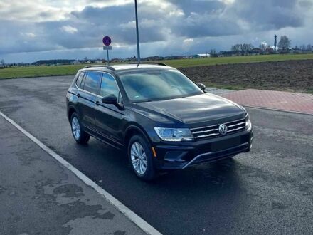 Черный Фольксваген Тигуан, объемом двигателя 2 л и пробегом 76 тыс. км за 9300 $, фото 1 на Automoto.ua