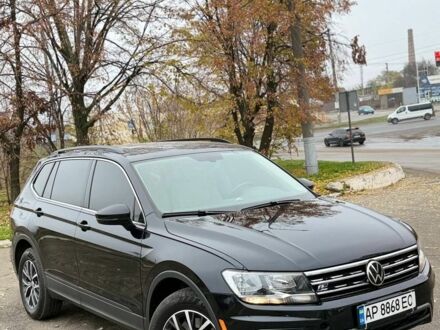 Черный Фольксваген Тигуан, объемом двигателя 2 л и пробегом 77 тыс. км за 503 $, фото 1 на Automoto.ua