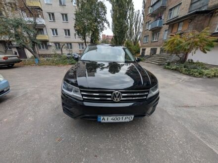 Черный Фольксваген Тигуан, объемом двигателя 2 л и пробегом 53 тыс. км за 20000 $, фото 1 на Automoto.ua