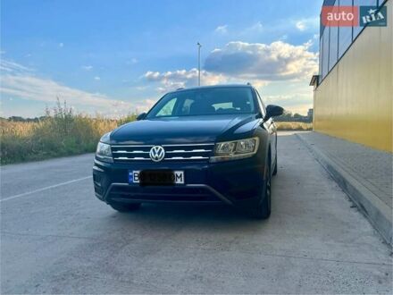 Черный Фольксваген Тигуан, объемом двигателя 2 л и пробегом 48 тыс. км за 20800 $, фото 1 на Automoto.ua