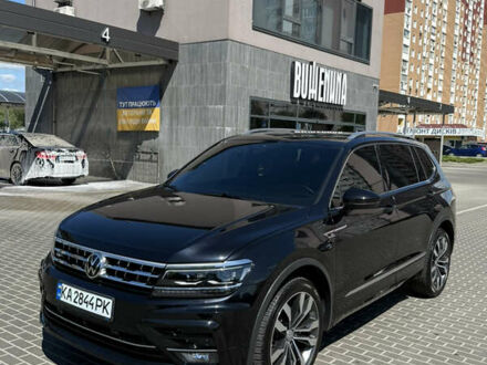 Фольксваген Тигуан 2020 в Киеве на Automoto.ua Черный Фольксваген Тигуан, объемом двигателя 1.98 л и пробегом 59 тыс. км за 30700 $, фото 1 на Automoto.ua