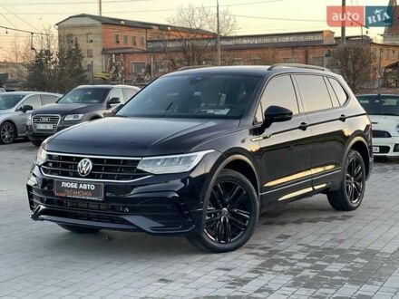 Черный Фольксваген Тигуан, объемом двигателя 2 л и пробегом 49 тыс. км за 25500 $, фото 1 на Automoto.ua