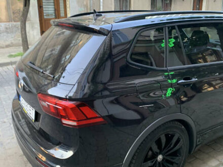 Фольксваген Тигуан 2021 в Черновцах на Automoto.ua Черный Фольксваген Тигуан, объемом двигателя 1.97 л и пробегом 73 тыс. км за 27400 $, фото 1 на Automoto.ua