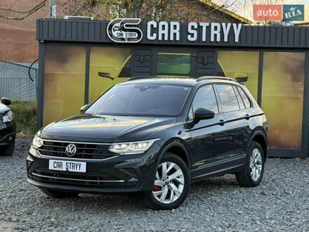 Черный Фольксваген Тигуан, объемом двигателя 2 л и пробегом 165 тыс. км за 29999 $, фото 1 на Automoto.ua