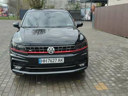 Чорний Фольксваген Тігуан, об'ємом двигуна 2 л та пробігом 123 тис. км за 22500 $, фото 1 на Automoto.ua