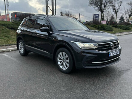 Чорний Фольксваген Тігуан, об'ємом двигуна 1.97 л та пробігом 93 тис. км за 30900 $, фото 1 на Automoto.ua