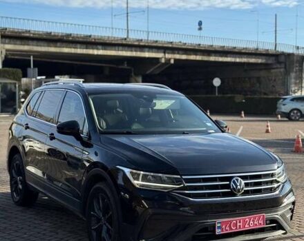 Черный Фольксваген Тигуан, объемом двигателя 2 л и пробегом 68 тыс. км за 24100 $, фото 1 на Automoto.ua