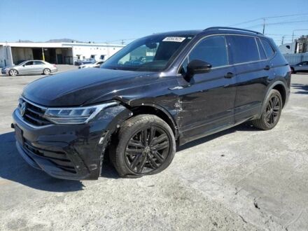 Черный Фольксваген Тигуан, объемом двигателя 2 л и пробегом 127 тыс. км за 19000 $, фото 1 на Automoto.ua