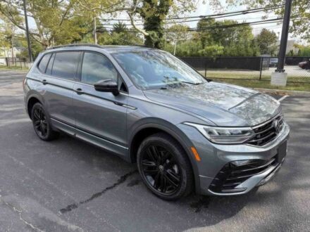 Черный Фольксваген Тигуан, объемом двигателя 2 л и пробегом 18 тыс. км за 15000 $, фото 1 на Automoto.ua