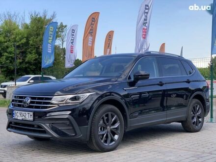 Чорний Фольксваген Тігуан, об'ємом двигуна 2 л та пробігом 10 тис. км за 27955 $, фото 1 на Automoto.ua