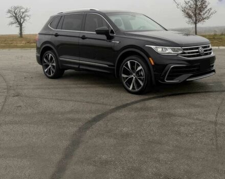 Черный Фольксваген Тигуан, объемом двигателя 2 л и пробегом 18 тыс. км за 21300 $, фото 1 на Automoto.ua