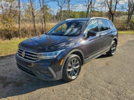 Черный Фольксваген Тигуан, объемом двигателя 2 л и пробегом 15 тыс. км за 11500 $, фото 1 на Automoto.ua