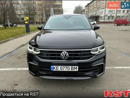 Фольксваген Тигуан 2023 в Днепре (Днепропетровске) на Automoto.ua Черный Фольксваген Тигуан, объемом двигателя 2 л и пробегом 13 тыс. км за 30000 $, фото 1 на Automoto.ua