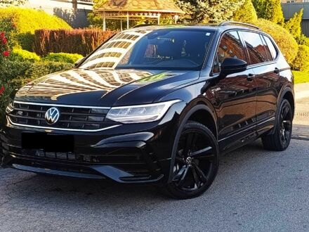 Фольксваген Тигуан 2023 в Днепре (Днепропетровске) на Automoto.ua Черный Фольксваген Тигуан, объемом двигателя 2 л и пробегом 55 тыс. км за 26900 $, фото 1 на Automoto.ua