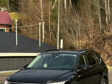 Черный Фольксваген Тигуан, объемом двигателя 2 л и пробегом 32 тыс. км за 27000 $, фото 1 на Automoto.ua