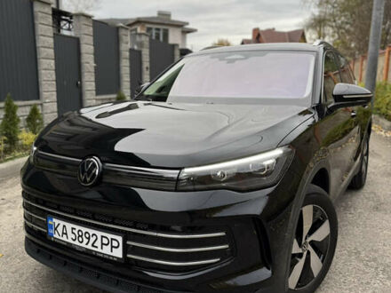Фольксваген Тігуан 2025 у Києві на Automoto.ua Чорний Фольксваген Тігуан, об'ємом двигуна 2 л та пробігом 1 тис. км за 48700 $, фото 1 на Automoto.ua