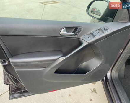 Фіолетовий Фольксваген Тігуан, об'ємом двигуна 1.98 л та пробігом 233 тис. км за 11800 $, фото 19 на Automoto.ua