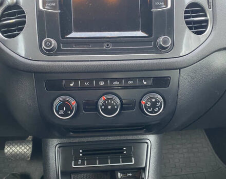 Фіолетовий Фольксваген Тігуан, об'ємом двигуна 1.98 л та пробігом 233 тис. км за 11800 $, фото 26 на Automoto.ua