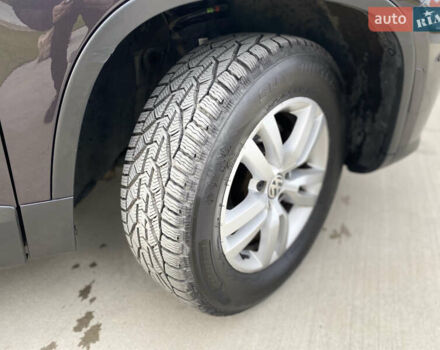 Фіолетовий Фольксваген Тігуан, об'ємом двигуна 1.98 л та пробігом 233 тис. км за 11800 $, фото 13 на Automoto.ua