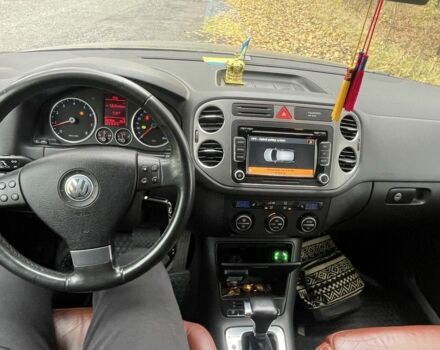 Коричневий Фольксваген Тігуан, об'ємом двигуна 2 л та пробігом 107 тис. км за 10300 $, фото 16 на Automoto.ua