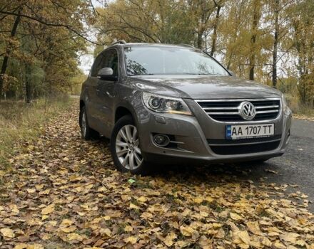 Коричневий Фольксваген Тігуан, об'ємом двигуна 2 л та пробігом 107 тис. км за 10300 $, фото 1 на Automoto.ua