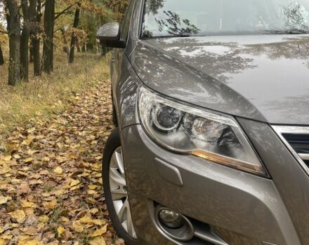 Коричневий Фольксваген Тігуан, об'ємом двигуна 2 л та пробігом 107 тис. км за 10300 $, фото 2 на Automoto.ua