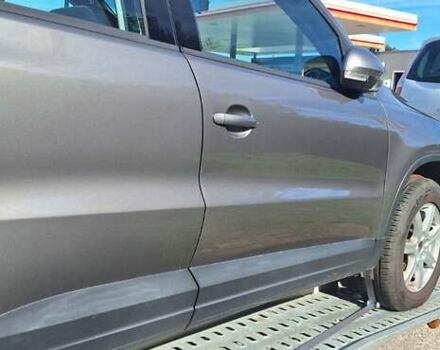 Коричневый Фольксваген Тигуан, объемом двигателя 1.4 л и пробегом 220 тыс. км за 10099 $, фото 1 на Automoto.ua