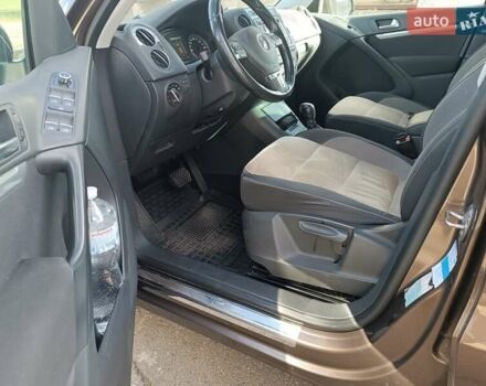 Коричневий Фольксваген Тігуан, об'ємом двигуна 2 л та пробігом 96 тис. км за 16700 $, фото 11 на Automoto.ua