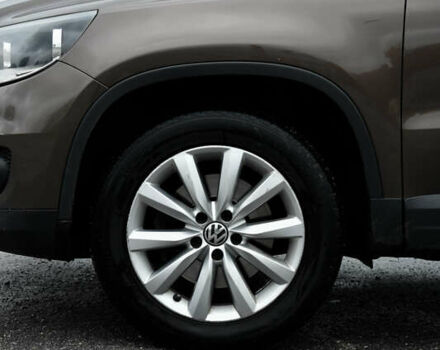 Коричневый Фольксваген Тигуан, объемом двигателя 1.97 л и пробегом 300 тыс. км за 13800 $, фото 5 на Automoto.ua