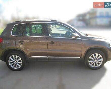 Коричневий Фольксваген Тігуан, об'ємом двигуна 2 л та пробігом 96 тис. км за 16700 $, фото 4 на Automoto.ua