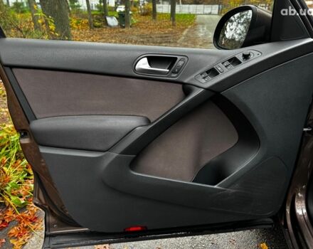 Коричневый Фольксваген Тигуан, объемом двигателя 2 л и пробегом 351 тыс. км за 13490 $, фото 10 на Automoto.ua