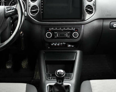 Коричневый Фольксваген Тигуан, объемом двигателя 1.97 л и пробегом 300 тыс. км за 13800 $, фото 17 на Automoto.ua