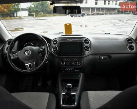 Коричневый Фольксваген Тигуан, объемом двигателя 1.97 л и пробегом 300 тыс. км за 13800 $, фото 16 на Automoto.ua