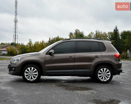 Коричневый Фольксваген Тигуан, объемом двигателя 1.97 л и пробегом 300 тыс. км за 13800 $, фото 4 на Automoto.ua