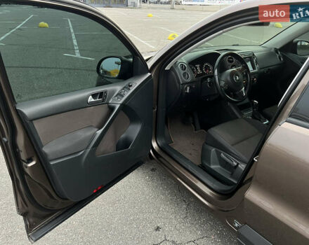 Коричневый Фольксваген Тигуан, объемом двигателя 2 л и пробегом 251 тыс. км за 13500 $, фото 24 на Automoto.ua