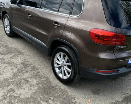 Коричневый Фольксваген Тигуан, объемом двигателя 1.97 л и пробегом 300 тыс. км за 15000 $, фото 6 на Automoto.ua