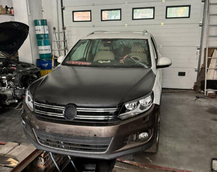 Коричневый Фольксваген Тигуан, объемом двигателя 0 л и пробегом 276 тыс. км за 8000 $, фото 2 на Automoto.ua