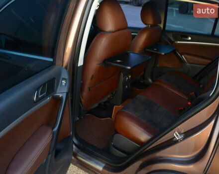 Коричневий Фольксваген Тігуан, об'ємом двигуна 2 л та пробігом 149 тис. км за 14700 $, фото 7 на Automoto.ua