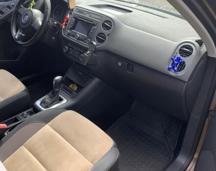 Коричневый Фольксваген Тигуан, объемом двигателя 2 л и пробегом 300 тыс. км за 15000 $, фото 5 на Automoto.ua