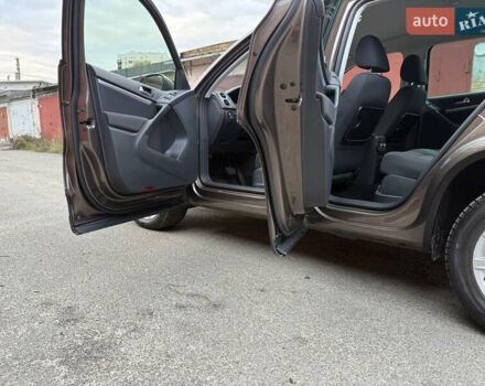 Фольксваген Тигуан 2013 в Киеве на Automoto.ua Коричневый Фольксваген Тигуан, объемом двигателя 1.99 л и пробегом 177 тыс. км за 15999 $, фото 32 на Automoto.ua