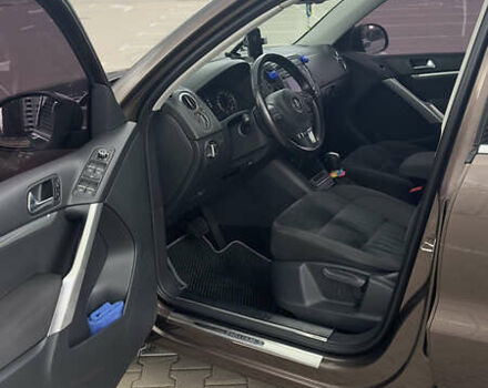 Коричневый Фольксваген Тигуан, объемом двигателя 1.99 л и пробегом 112 тыс. км за 18300 $, фото 2 на Automoto.ua