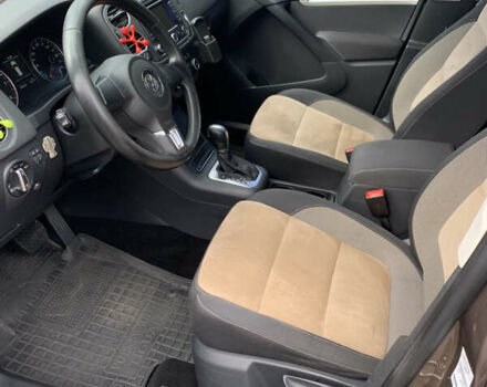 Коричневый Фольксваген Тигуан, объемом двигателя 1.97 л и пробегом 300 тыс. км за 15000 $, фото 2 на Automoto.ua