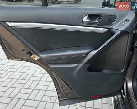 Коричневий Фольксваген Тігуан, об'ємом двигуна 2 л та пробігом 200 тис. км за 16650 $, фото 74 на Automoto.ua