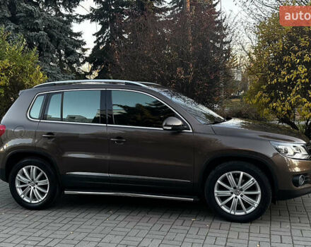 Коричневий Фольксваген Тігуан, об'ємом двигуна 2 л та пробігом 200 тис. км за 16650 $, фото 6 на Automoto.ua