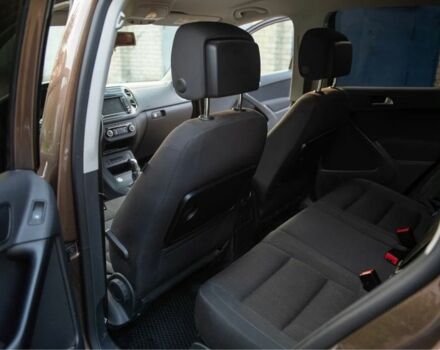 Коричневий Фольксваген Тігуан, об'ємом двигуна 2 л та пробігом 150 тис. км за 12700 $, фото 5 на Automoto.ua