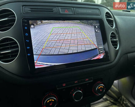 Коричневий Фольксваген Тігуан, об'ємом двигуна 2 л та пробігом 200 тис. км за 16650 $, фото 87 на Automoto.ua