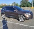 Коричневий Фольксваген Тігуан, об'ємом двигуна 2 л та пробігом 108 тис. км за 17950 $, фото 6 на Automoto.ua